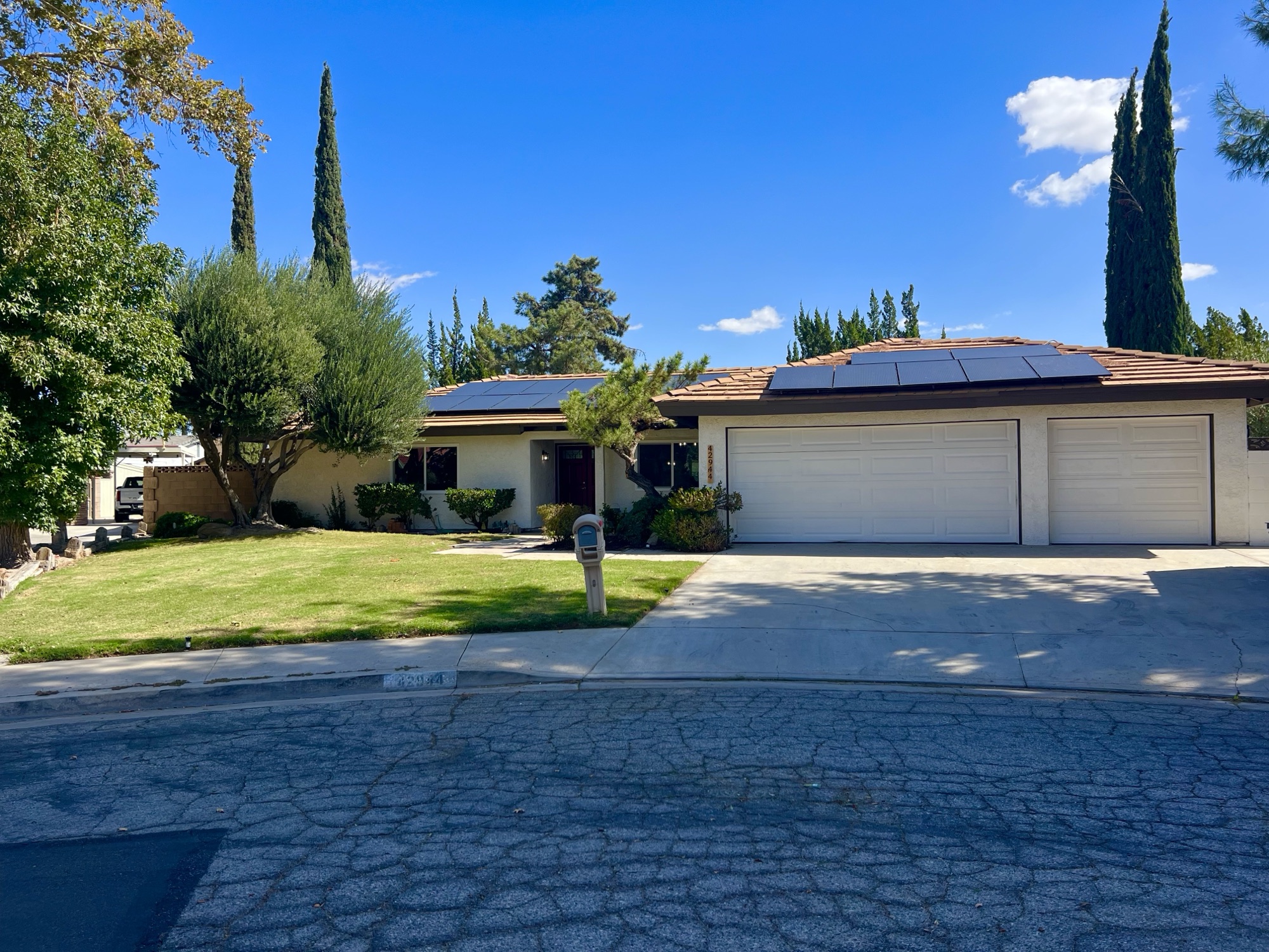 Front exterior of 42944 Beau Ville Court